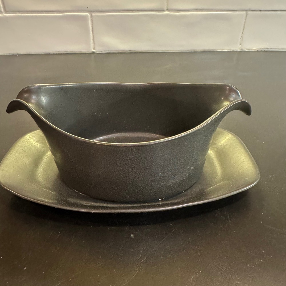 Bennington Potters Gravy Boat 168 Vermont Metallic Charcoal Double Spout 8.5in